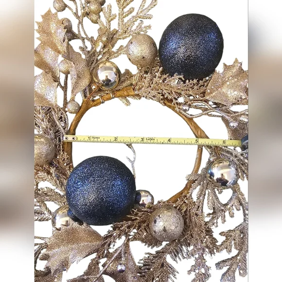Small Candle Wreaths - 7 Elegant Light Champagne Gold with Blue Glitter Bulbs - Picture 2 of 5